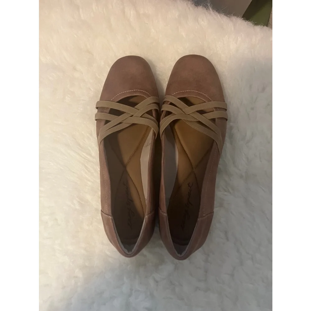Easy Spirit Women’s Aubree strappy Round Toed Slip on shoes size 7M